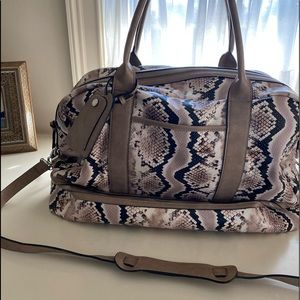 Vince Camuto Gilly weekender bad
